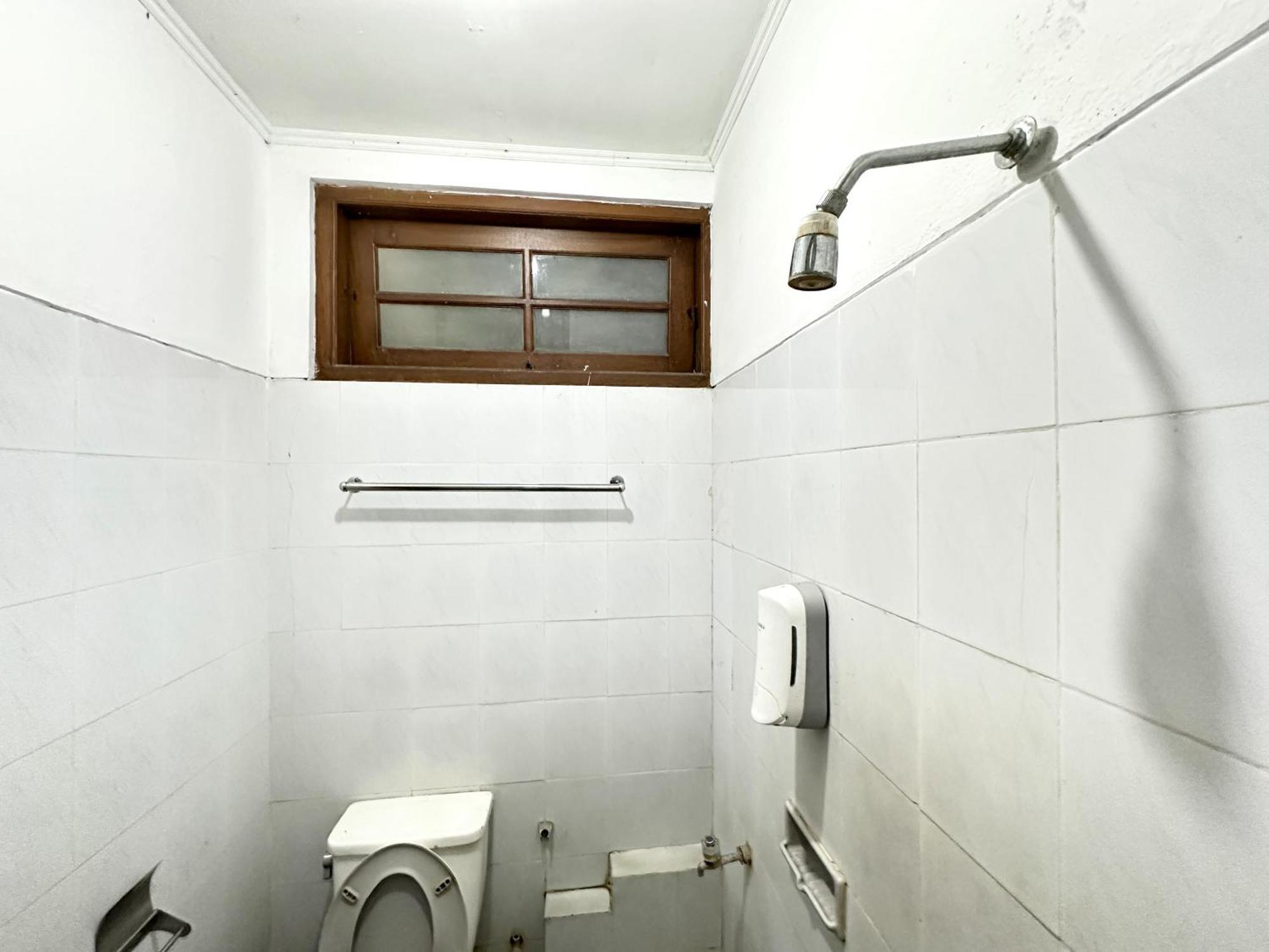 Hotel Dewi Sri Redpartner Джокьякарта Экстерьер фото